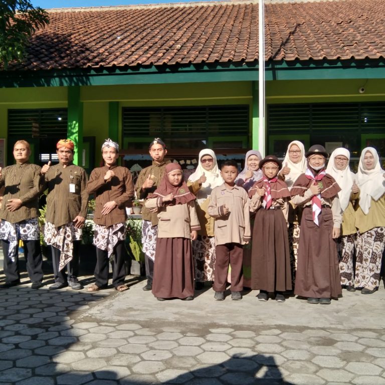 Momen Peringatan Sumpah Pemuda, MIN 1 Kebumen berangkatkan 4 Atlet Pencak Silat dan 2 Atlet Renang