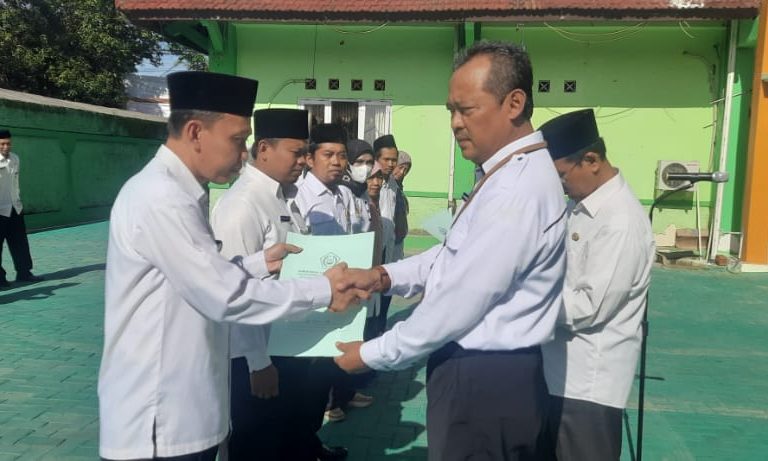 Akhir Oktober 2022, Kepala Kankemenag Kebumen Memutasi Delapan ASN Di Lingkungannya