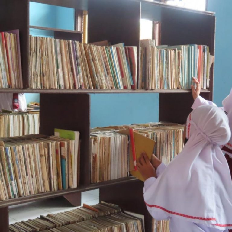 Cukupi Literasi Pemustaka, Dinarpus Tambah Koleksi Buku
