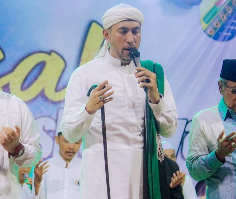 Ribuan Santri Istighosah dan Sholawat Bersama Peringati HSN 2022