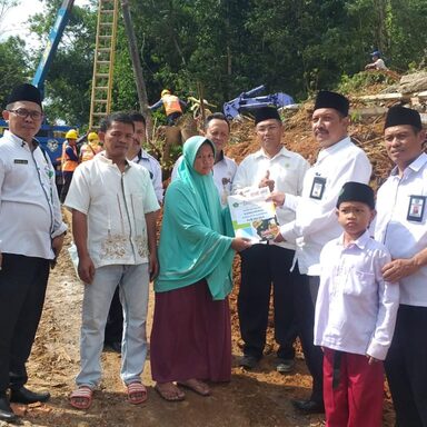 Kakan Kemenag Tinjau Lokasi Tanah Longsor