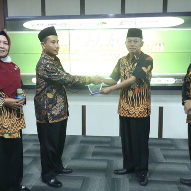 Kembangkan Madrasah, MAN 2 Rembang Studi Tiru di MAN 2 Kudus