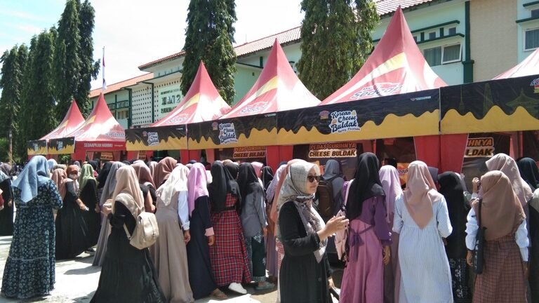 Gandeng Wings, MAN 2 Rembang Gelar Ekskul Talent Show