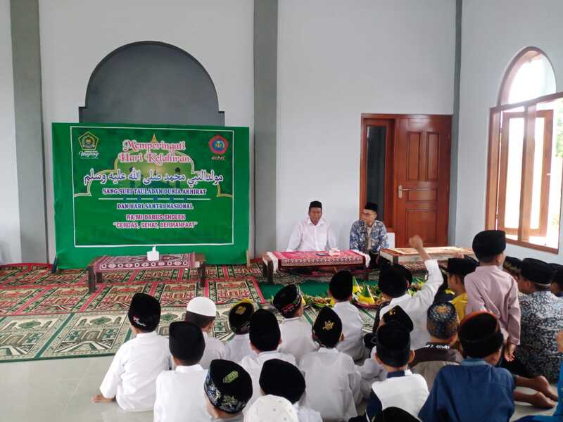 MIS Darus Sholeh Gelar Maulid Nabi dan Peresmian Musholla