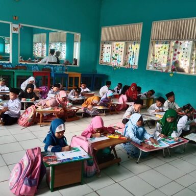 Peringati Hari Santri, MIN 1 Rembang Gelar Lomba Mewarnai