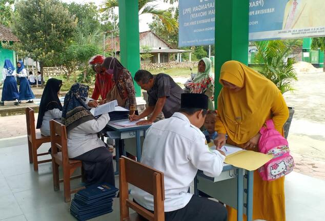 Begini Cara Unik MTsN 5 Rembang Bagi Rapor Tengah Semester