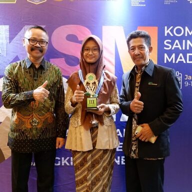 Mewakili Kemenag Jateng MTs Negeri 2 Sukoharjo Sabet Juara Harapan 3 di Ajang Grand Final MYRES 2022