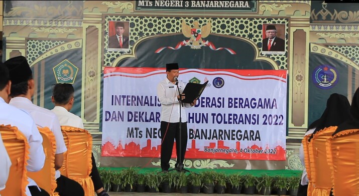Guru dan Pegawai MTsN 3 Banjarnegara Deklarasikan Tahun Toleransi 2022