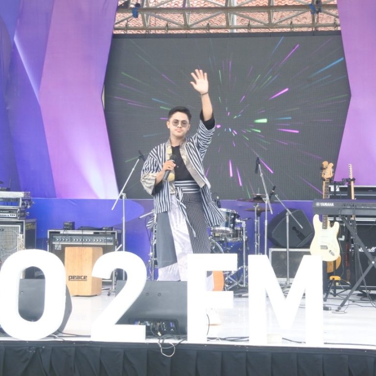 <strong>Rihan, Siswa MAN 2 Kebumen Turut Meriahkan Panggung Music Live Chat Spesial Kebumen</strong>