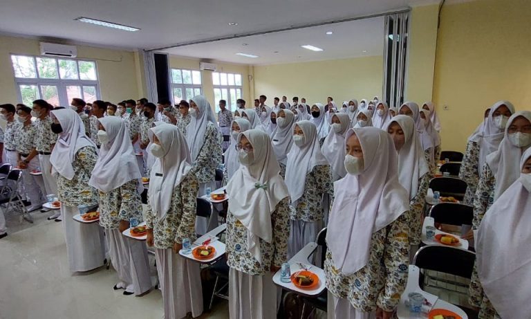 Kepala MAN IC Kota Pekalongan  : Kunci Keberhasilannya ialah Komitmen