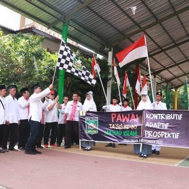 Wali Kota Pekalongan Buka Start Pawai Ta’sis Ma’had Islam.