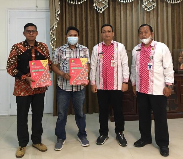 Ahli Waris Takmir Mushola di Pekalongan Terima Santunan Kematian