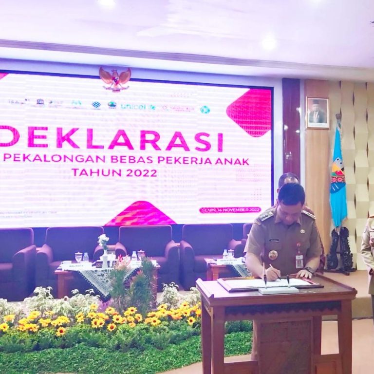 Membangun Komitmen Bersama, Anak-Anak Memang Harus Diberikan Waktu Bermain, dan Mendapatkan Kasih Sayang Orang Tua.