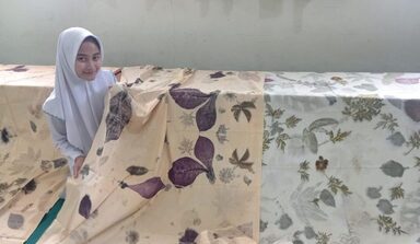 Asal Skill, Siswa MAN 2 Rembang Ikuti Pembelajaran Kain Batik Ecoprint