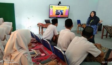Antusiasme Peserta Didik MAN 1 Rembang Belajar di Ruang Kelas Digital