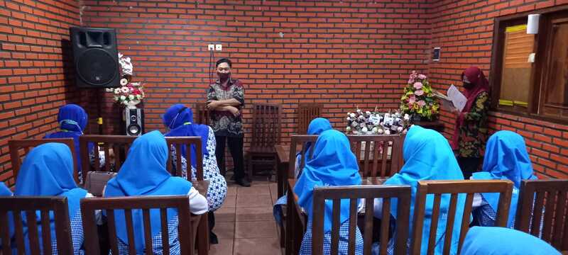 Tingkatkan Skill, Siswa Tata Boga MAN 1 Rembang Kunjungi Resto Omah Cabe Pati