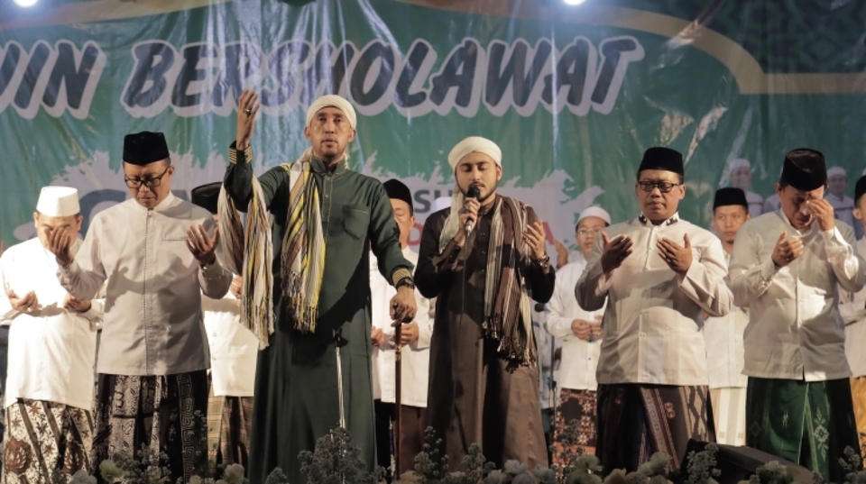 Ribuan Mahasiswa dan Masyarakat Umum Hadiri UIN Gus Dur Bersholawat