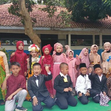 Gali Bakat Siswa, MIN 1 Rembang Gelar Lomba Fashion Show