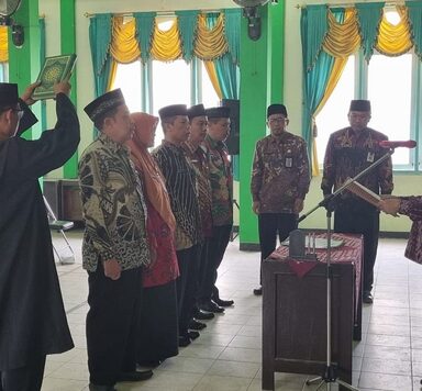Kankemenag Brebes Melantik 5 Pejuang MIN Baru  