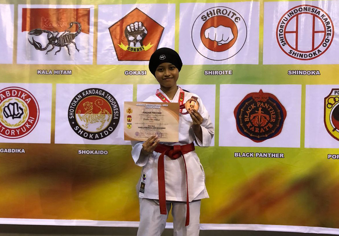 Siswa MTs N 2 Tegal Raih Medali Di Ajang Karate Internasional
