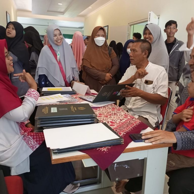 Penerimaan Raport di MAN Insan Cendekia Pekalongan