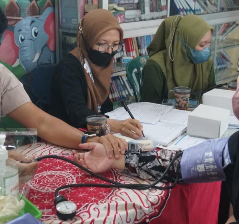 Libur Nataru, Pemkot dan Migrant Care Gaspol Vaksinasi Inklusif