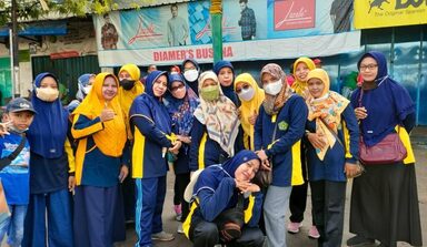 MAN 2 Rembang Ikuti Jalan Sehat Kerukunan