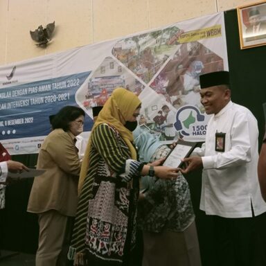 MIN 2 Rembang Raih Sertifikat BPOM