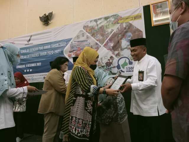 MIN 2 Rembang Raih Sertifikat BPOM