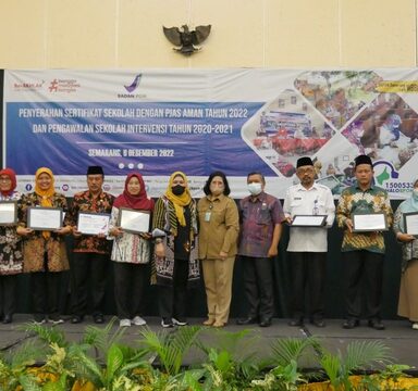 <strong>MTsN 4 Rembang Terima Sertifikat Penghargaan PJAS Aman dari BBPOM Semarang</strong>