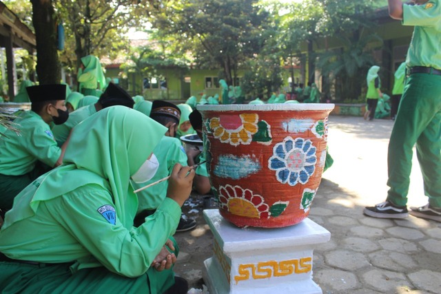MTsN 4 Rembang Gelar Lomba Lukis Pot, Ini Para Juaranya