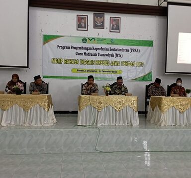 Pelatihan Pengembangan Keprofesian Berkelanjutan (PKB) MGMP Mapel Bahasa Inggris Korwil MTsN 2 Brebes