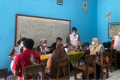 Guru dan Karyawan MTs Muhammadiyah Mandiraja Sukseskan kegiatan Posbindu
