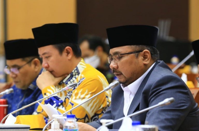 Rapat Bersama DPR, Menag Sampaikan Rencana Haji 2023