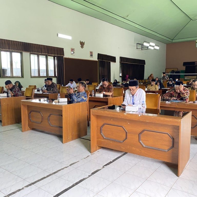 29 Peserta Ikuti CAT Calon Petugas Haji 1444 H/2023 M di Kemenag Kabupaten Magelang