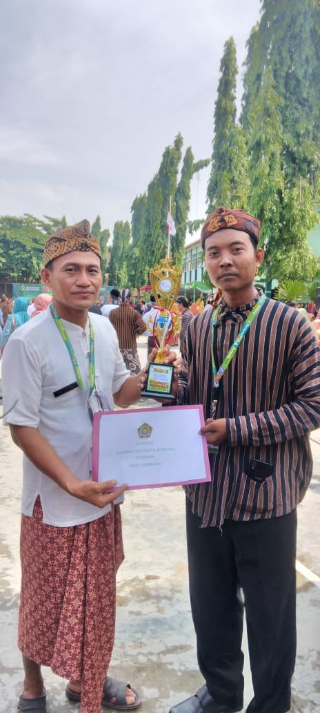 Raih Terbaik 3, Kontributor Berita MAN 1 Rembang Gaspol