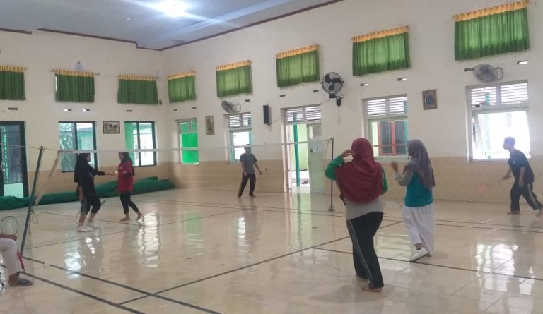Ekskul Bulutangkis MAN 2 Rembang Cari Bibit Handal