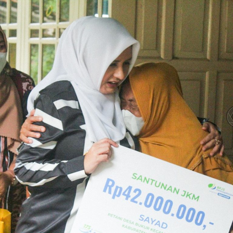 Ahli Waris Almarhum Sayad Terima Santunan 42 Juta Rupiah