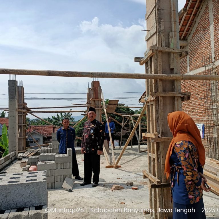 Kakan Kemenag Pantau RKB Di Dua Madrasah