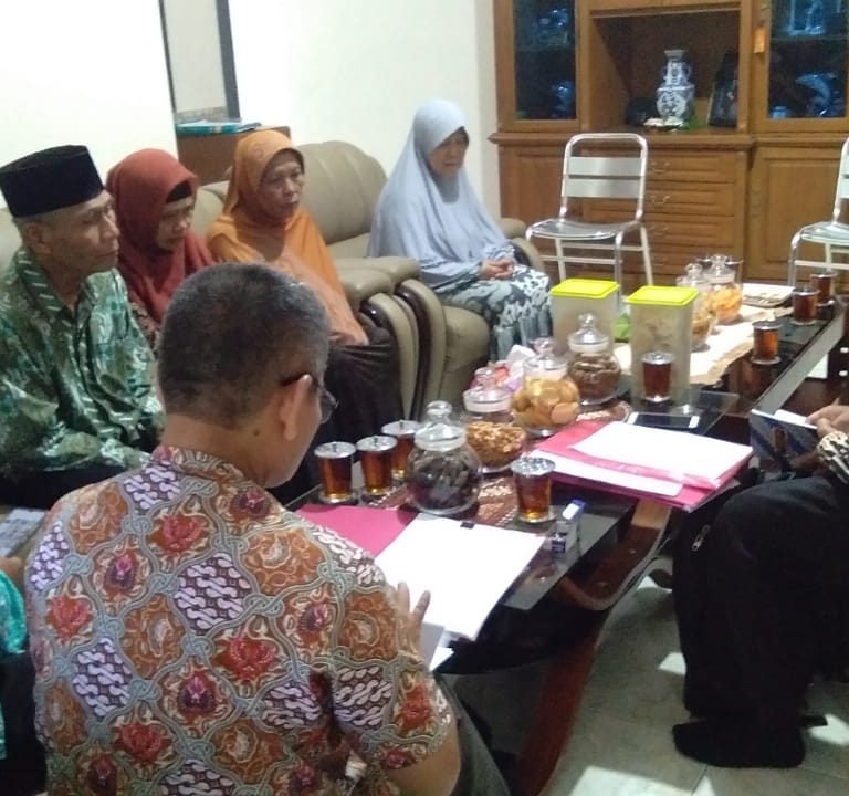 Jalankan Fungsi PPAIW, Kepala KUA Talun Pimpin Ikrar Wakaf