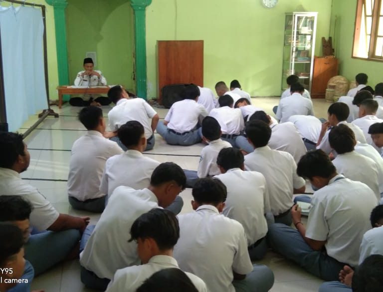 Berikan Sentuhan Spiritual Peserta Didik, MAN 1 Rembang Gelar Istighosah