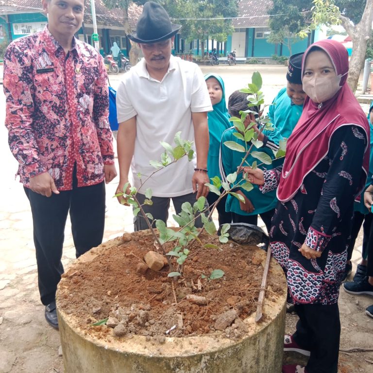 MIN 1 Rembang Dorong Wali Murid Aktif Dukung Program Adiwiyata