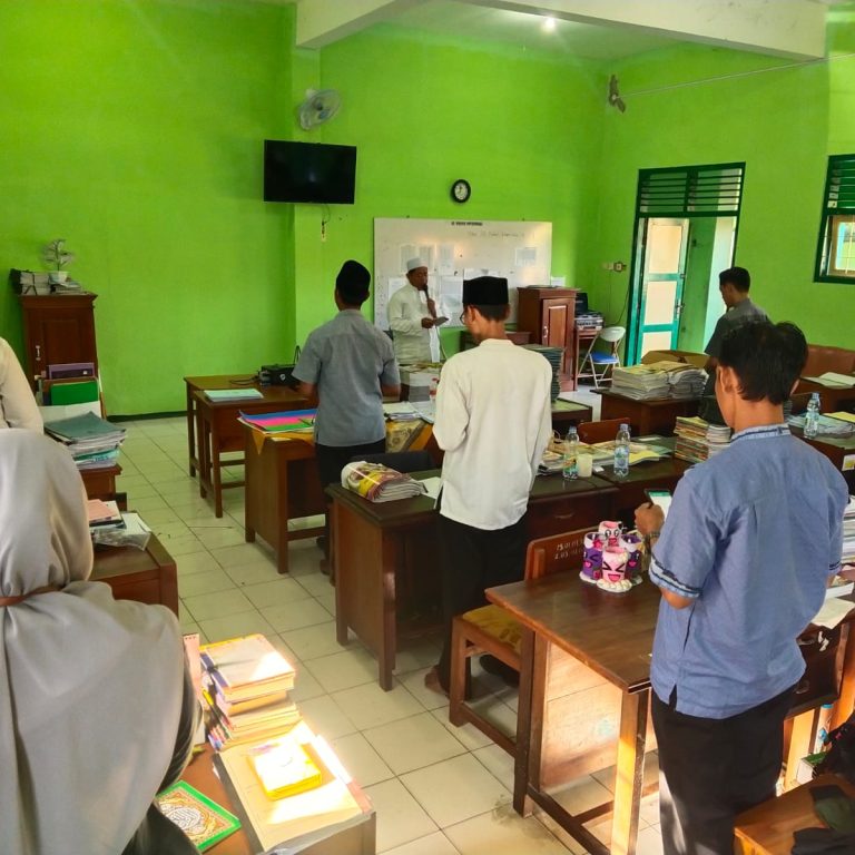 MTsN 1 Rembang Budayakan Jumat Taqwa
