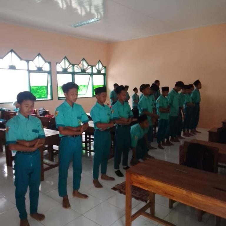 MTsN 2 Rembang Dorong Siswa Tunaikan Salat Dhuha