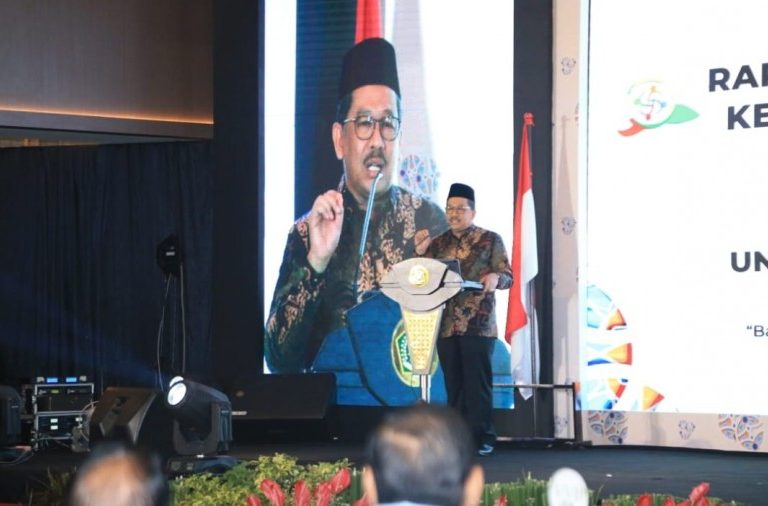 Tutup Rakernas, Wamenag: Isu Fanatisme Kelompok di Tahun Politik Perlu Diantisipasi