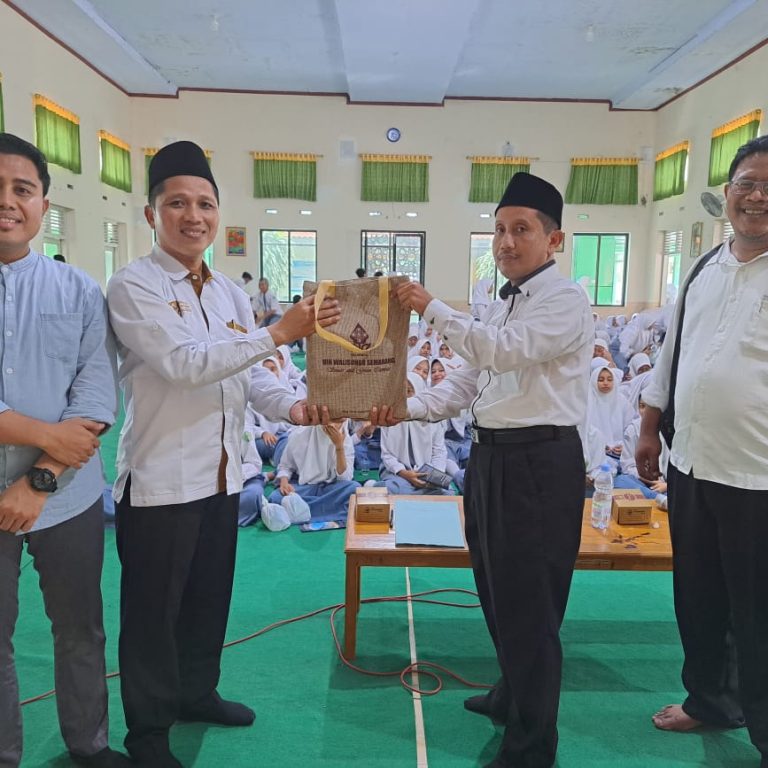 Kenalkan Kampus, UIN Walisongo Sosialisasi di MAN 2 Rembang 