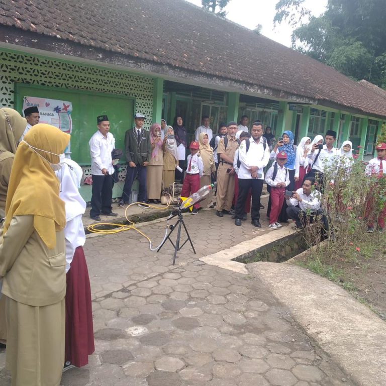 Festival Rebana dan Roket Air Jadi Daya Tarik PPDB MTsN 3 Magelang