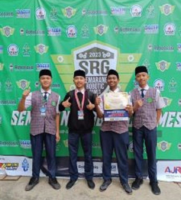 Pertama Ikut Lomba, Tim Robotik MTsN 1 Pati Raih Bronze Medal