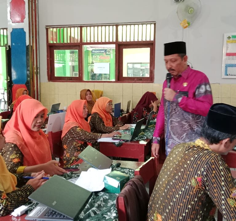 Dengan Workshop IKM Mewujudkan Guru Yang PRIMA
