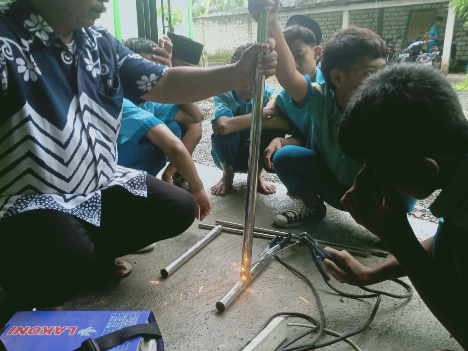 MTs Negeri 2 Rembang Bekali Ketrampilan Teknik Las